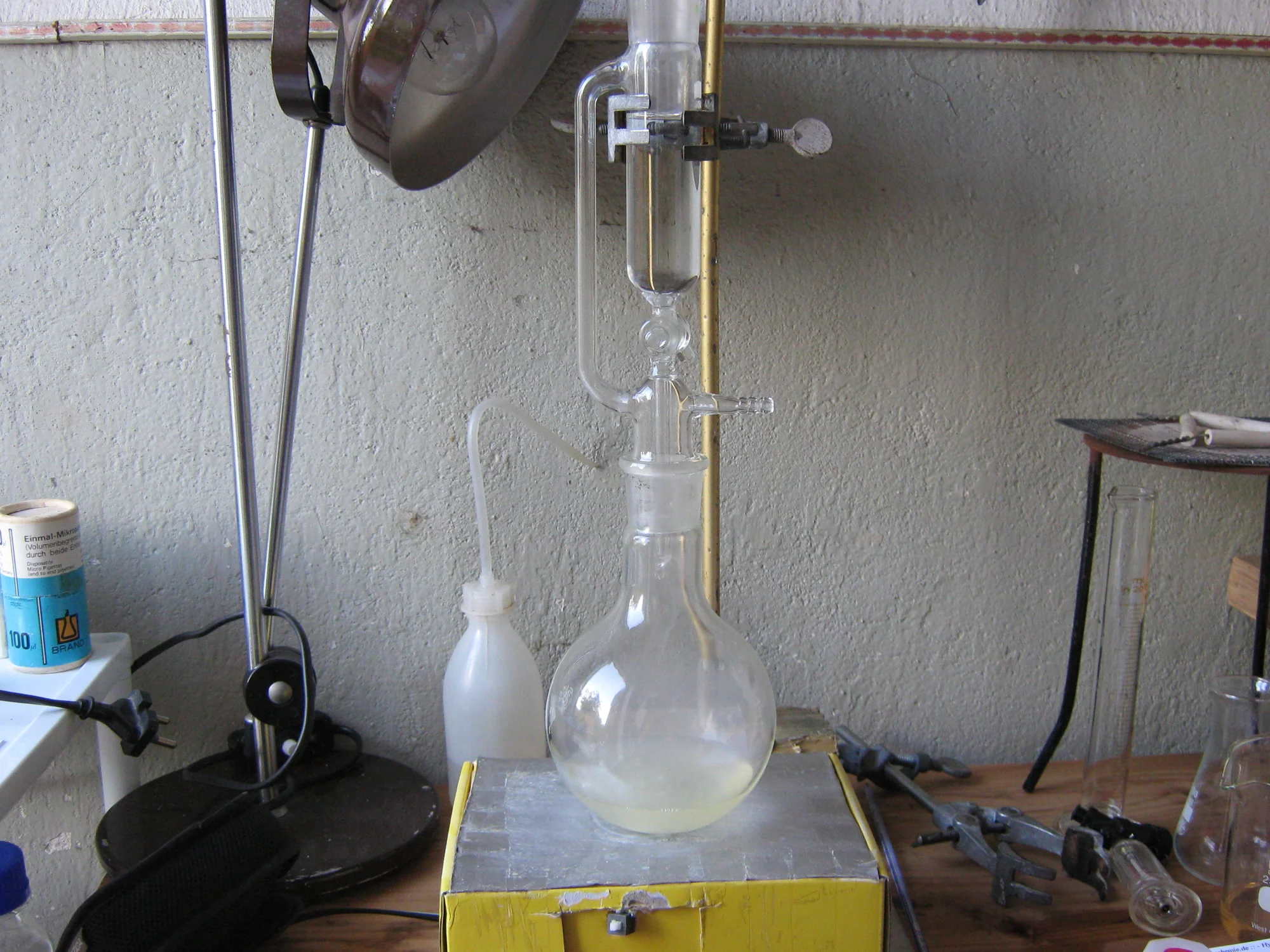 DIY stirrer and stand